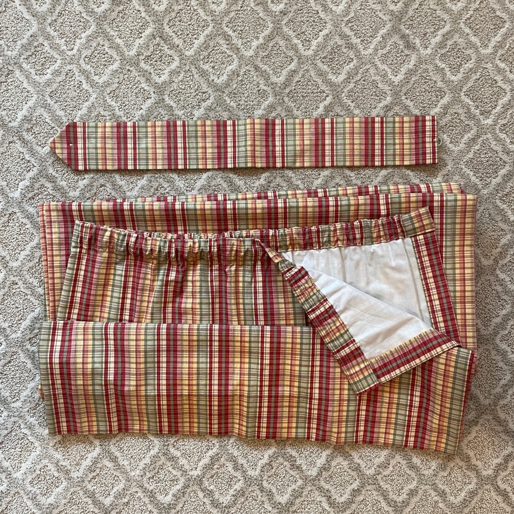 Richloom Fabrics - 2 fully lined custom curtain panels.
